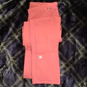 Dusty rose Lululemon cropped leggings